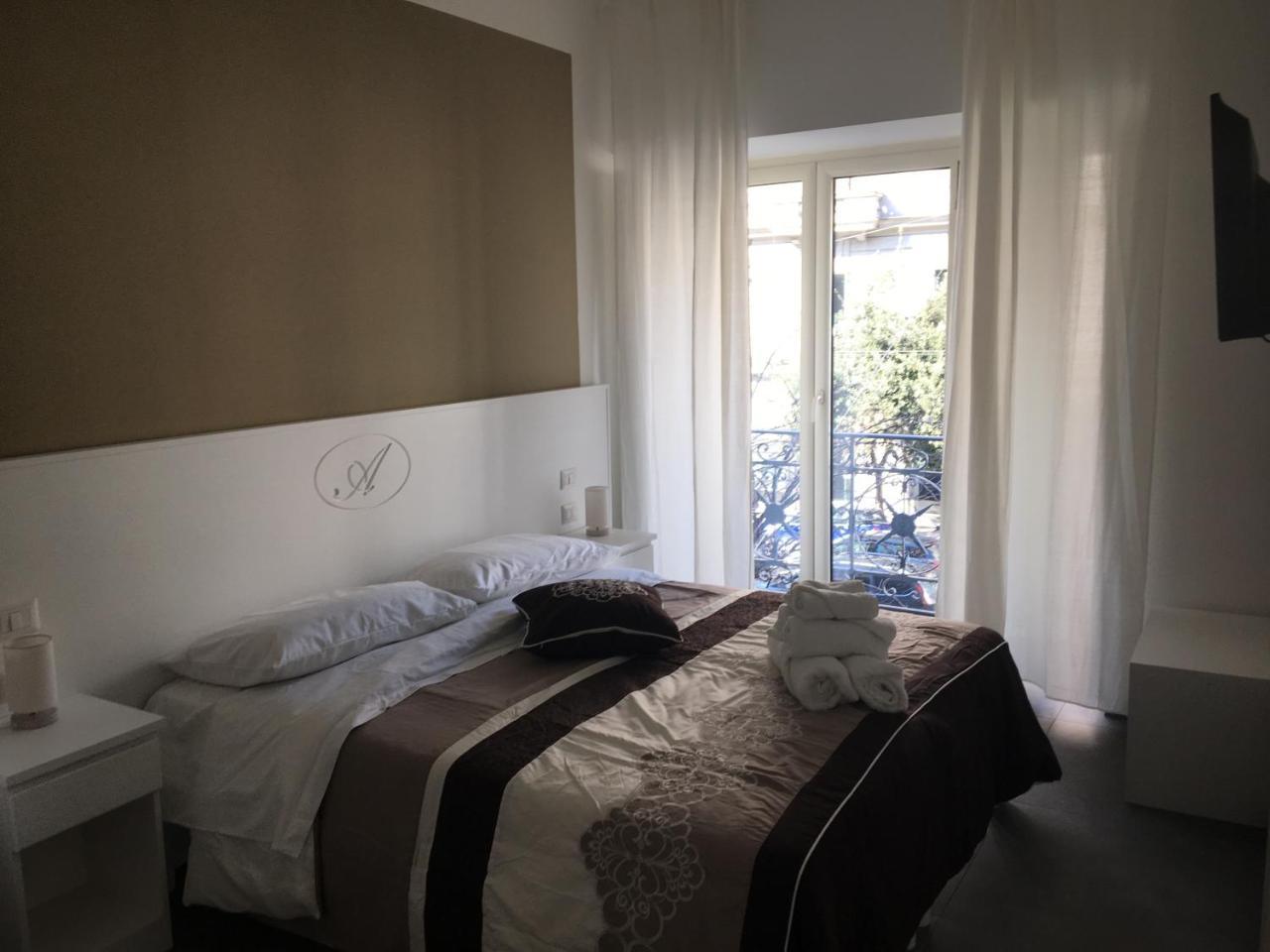 B&B Alambrado Rooms & Suites Наполи Екстериор снимка