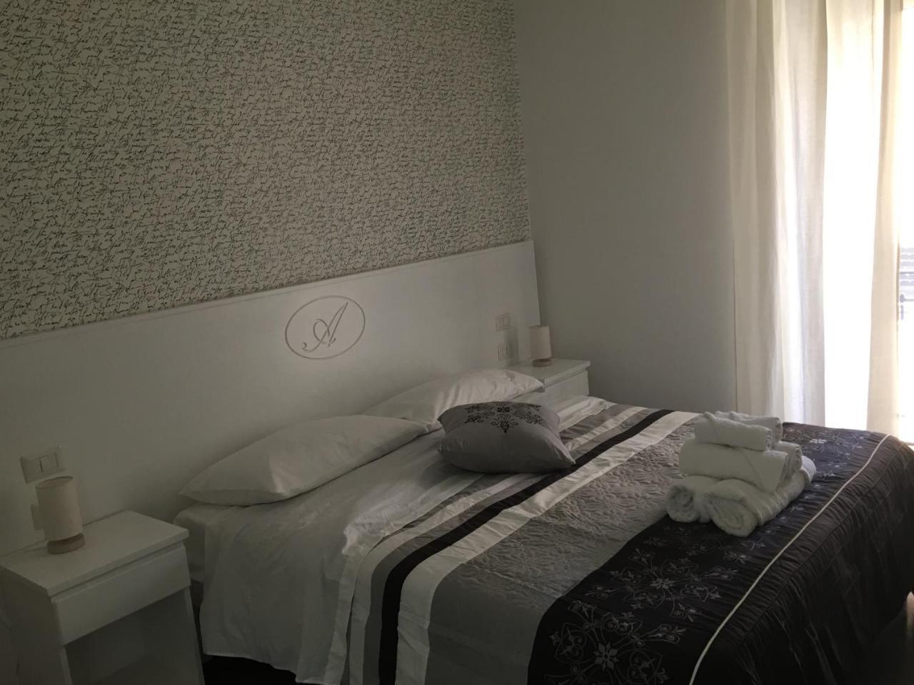 B&B Alambrado Rooms & Suites Наполи Екстериор снимка