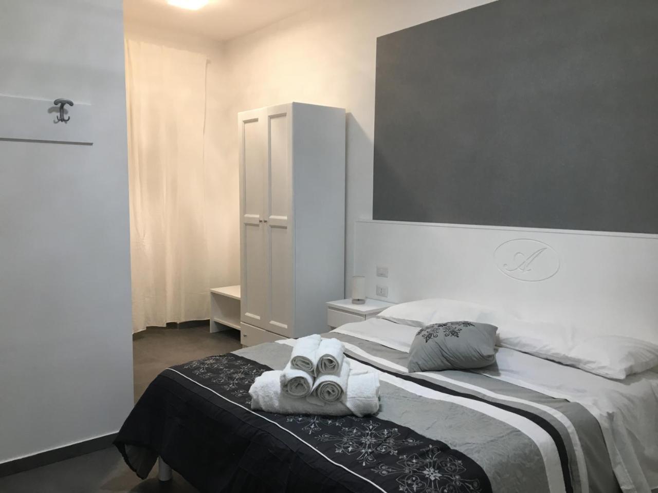 B&B Alambrado Rooms & Suites Наполи Екстериор снимка